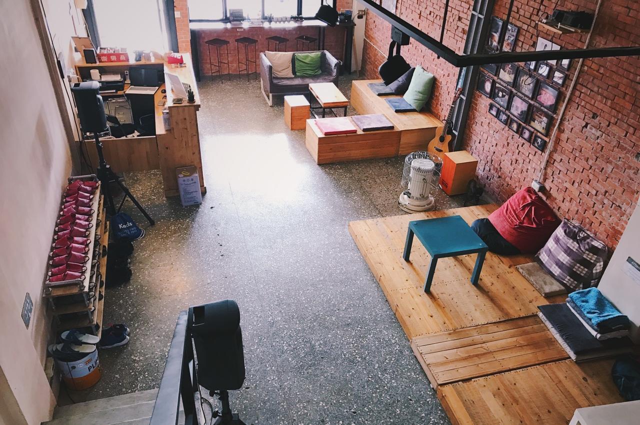 62巷背包客棧 Lane62 Hostel Longjing Luaran gambar